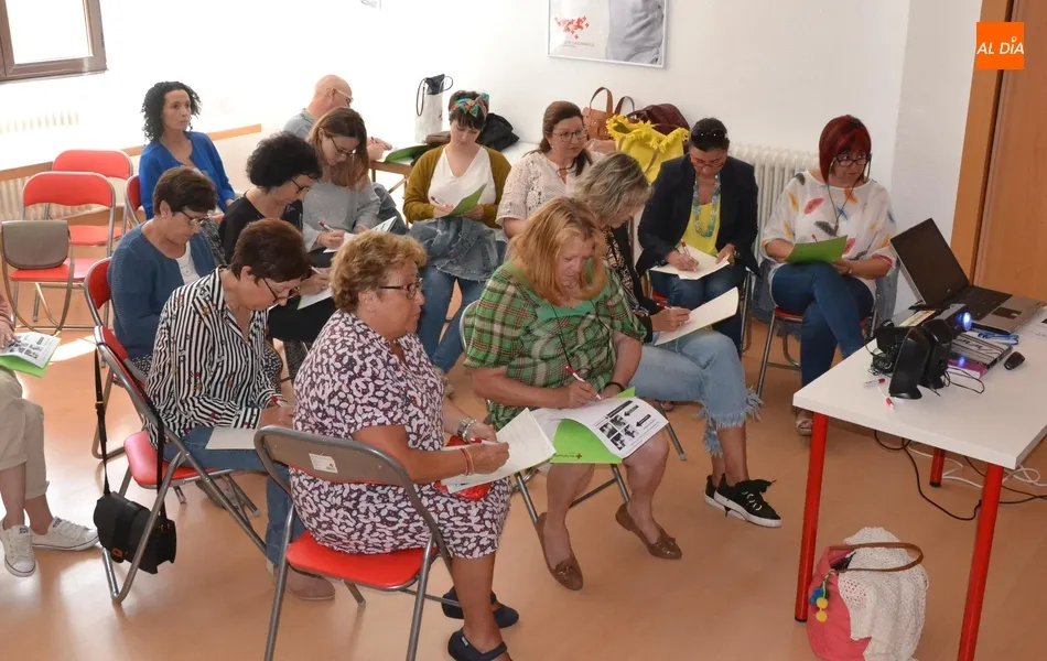 Foto 9 - Cerca de una treintena de personas aprende a reaccionar ante un atragantamiento  