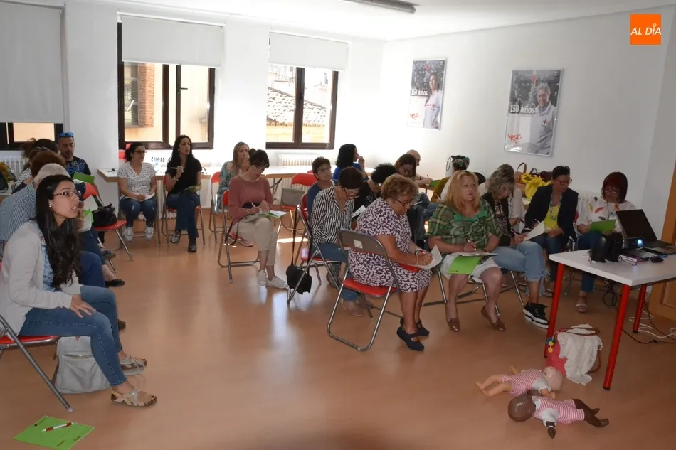 Foto 10 - Cerca de una treintena de personas aprende a reaccionar ante un atragantamiento  