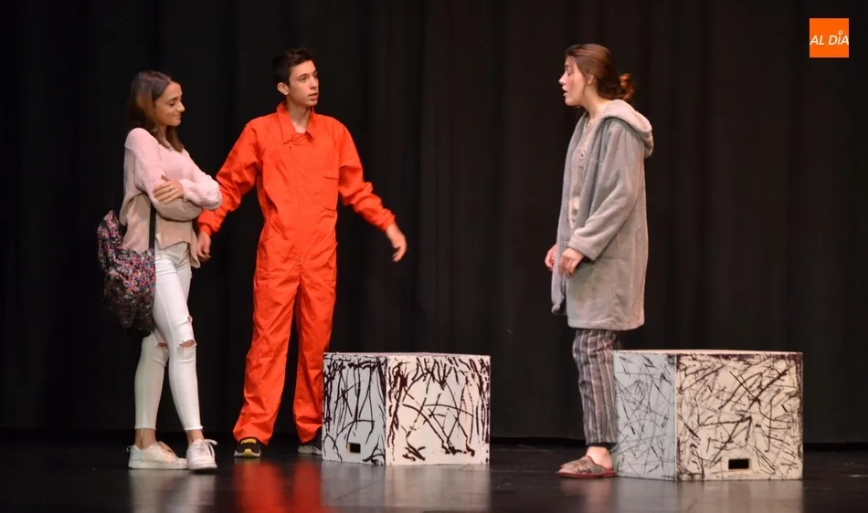 Foto 11 - Misioneras-Santa Teresa disfruta de una funci&oacute;n teatral en el marco de los 50 a&ntilde;os de vida del...
