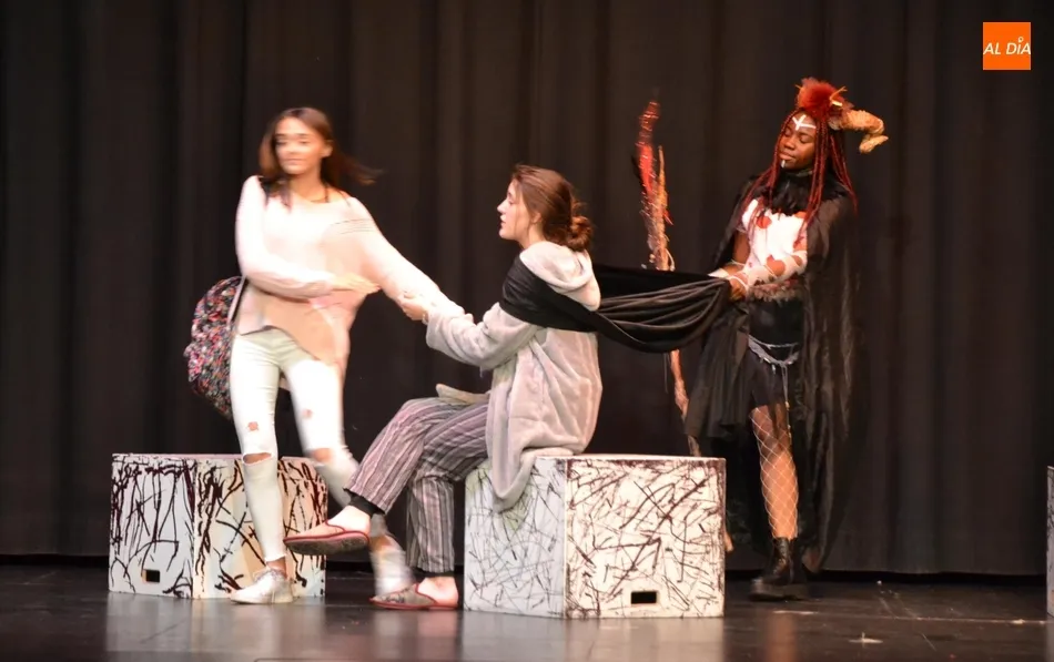Foto 10 - Misioneras-Santa Teresa disfruta de una funci&oacute;n teatral en el marco de los 50 a&ntilde;os de vida del...