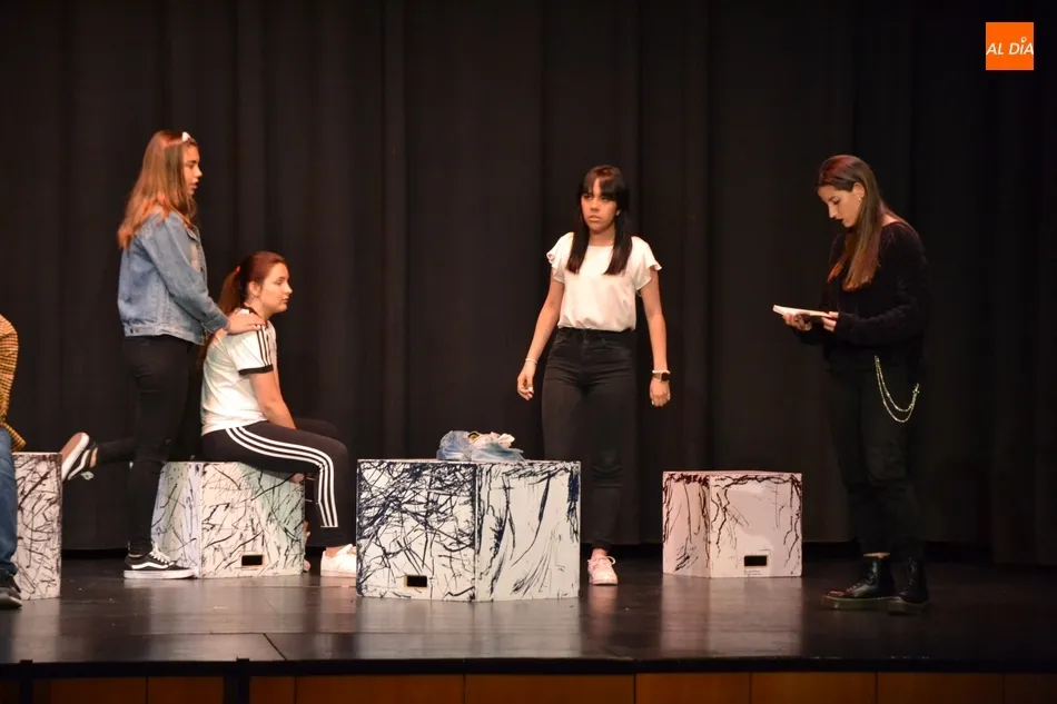Foto 5 - Misioneras-Santa Teresa disfruta de una funci&oacute;n teatral en el marco de los 50 a&ntilde;os de vida del...