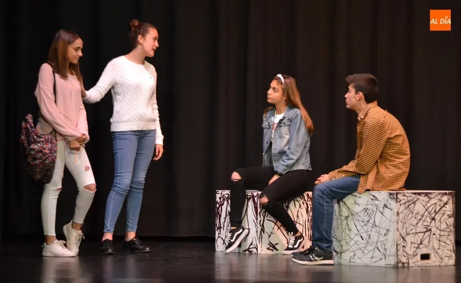 Foto 3 - Misioneras-Santa Teresa disfruta de una funci&oacute;n teatral en el marco de los 50 a&ntilde;os de vida del...