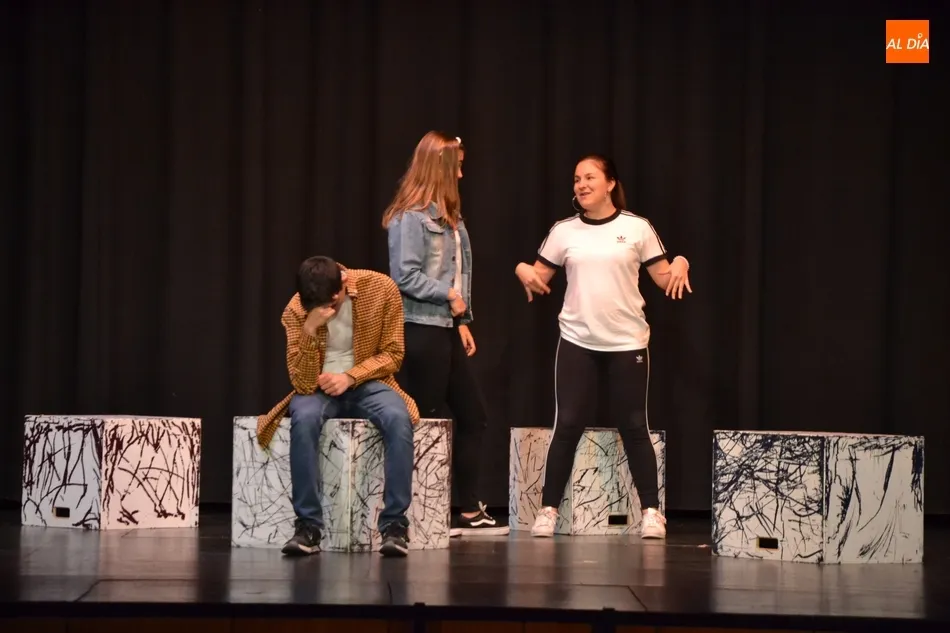 Foto 6 - Misioneras-Santa Teresa disfruta de una funci&oacute;n teatral en el marco de los 50 a&ntilde;os de vida del...