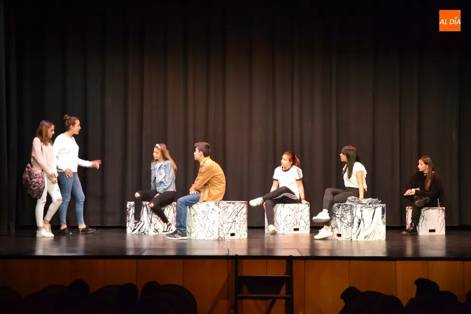 Foto 2 - Misioneras-Santa Teresa disfruta de una funci&oacute;n teatral en el marco de los 50 a&ntilde;os de vida del...