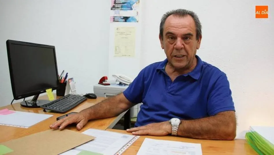 Luis Rodríguez, alcalde de Pereña y candidato del PSOE a diputado en la comarca de Vitigudino / CORRAL