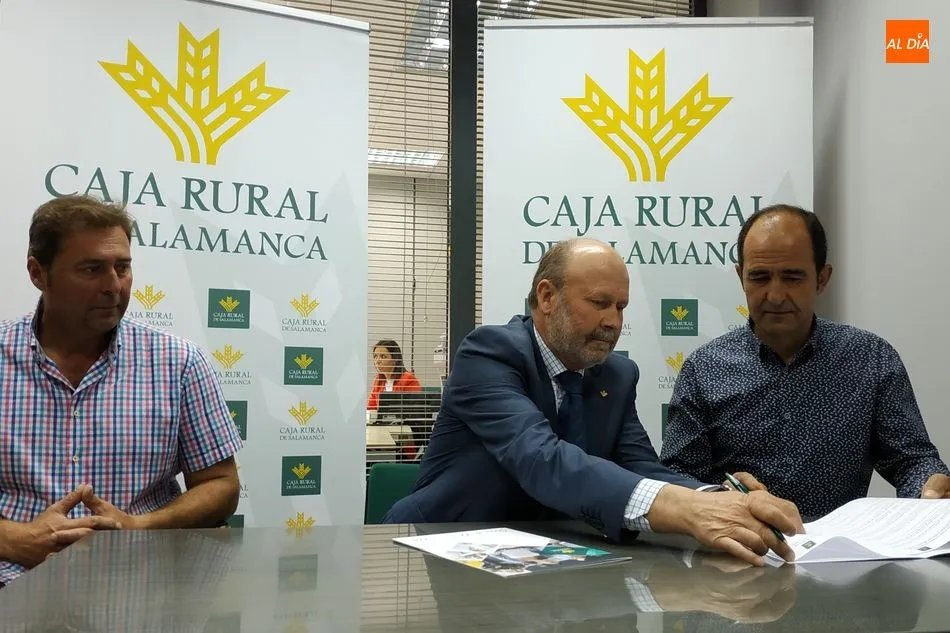 Foto 2 - Caja Rural de Salamanca firma un convenio de colaboraci&oacute;n con los ganaderos de la Sierra de B&eacute;jar