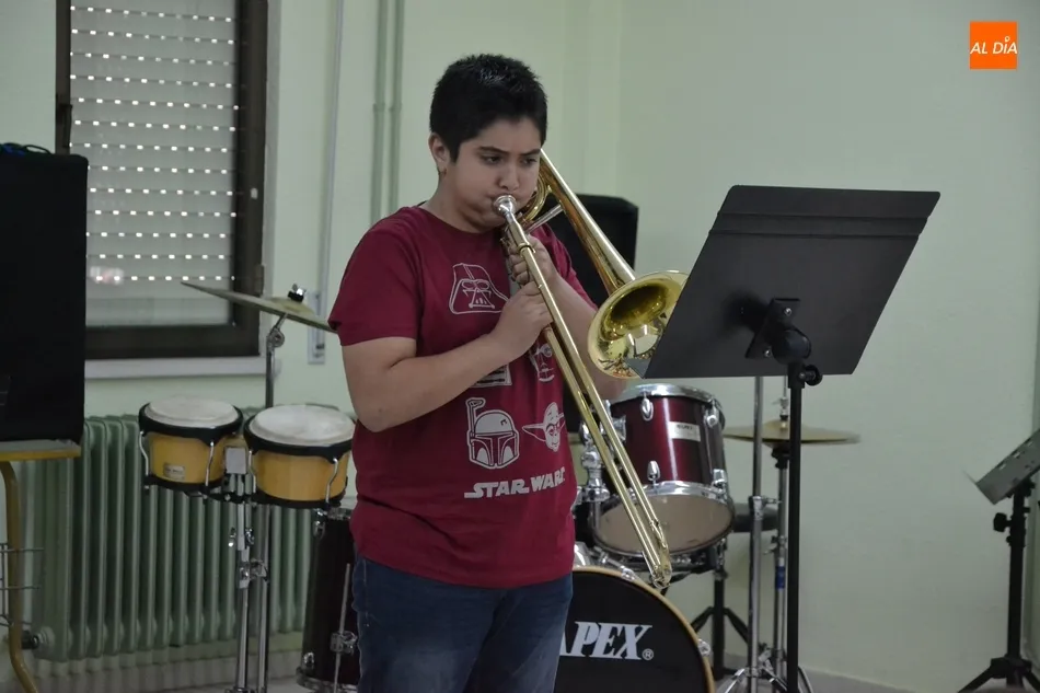 Foto 10 - La Escuela de M&uacute;sica vive su tarde de audiciones m&aacute;s intensa  