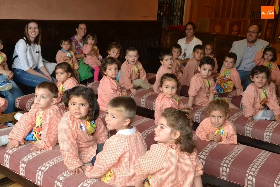 Foto 5 - Los alumnos de la Escuela Infantil se van de excursi&oacute;n al centro hist&oacute;rico  