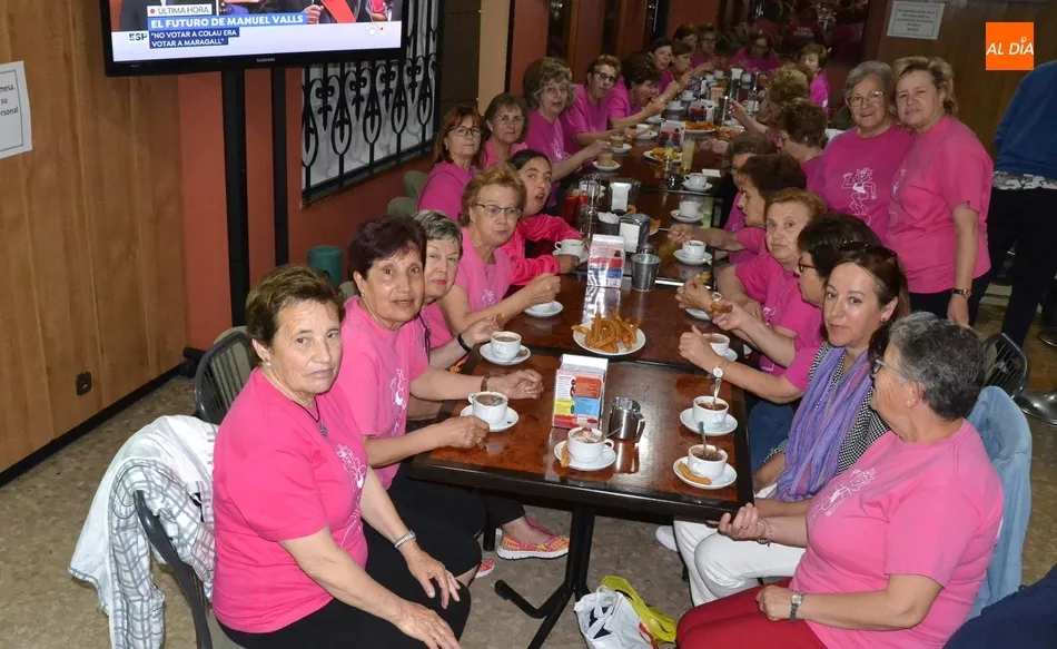 Foto 11 - Las alumnas de gimnasia de Amanecer celebran el final del curso tomando chocolate con churros  