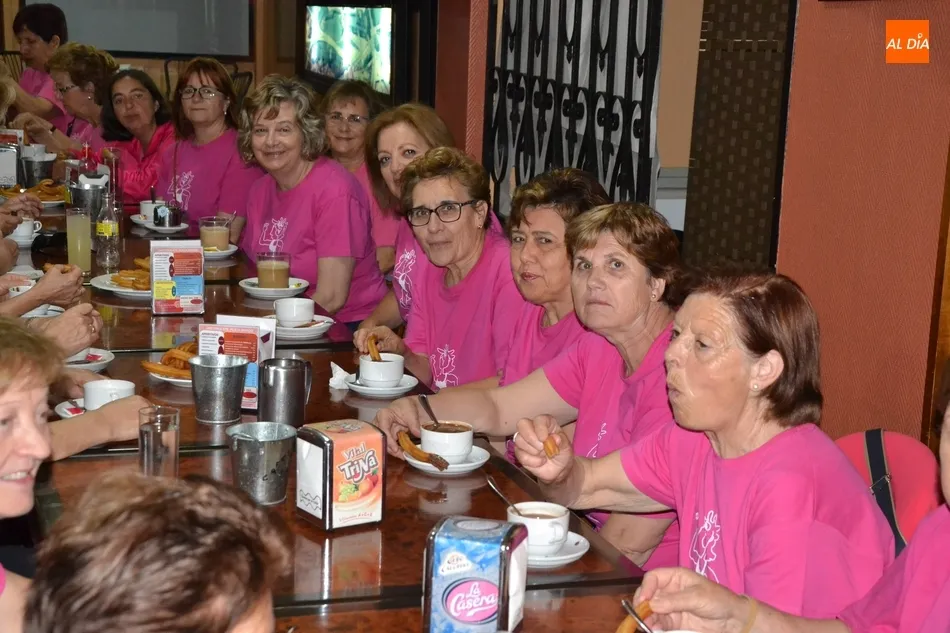 Foto 8 - Las alumnas de gimnasia de Amanecer celebran el final del curso tomando chocolate con churros  