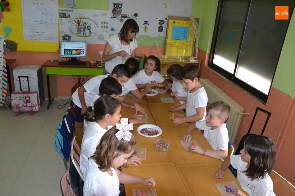 Foto 10 - El Colegio Misioneras-Santa Teresa remata el curso con su Semana Cultural  