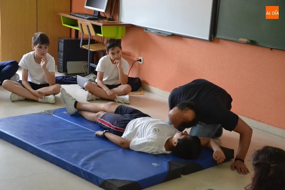Foto 7 - El Colegio Misioneras-Santa Teresa remata el curso con su Semana Cultural  