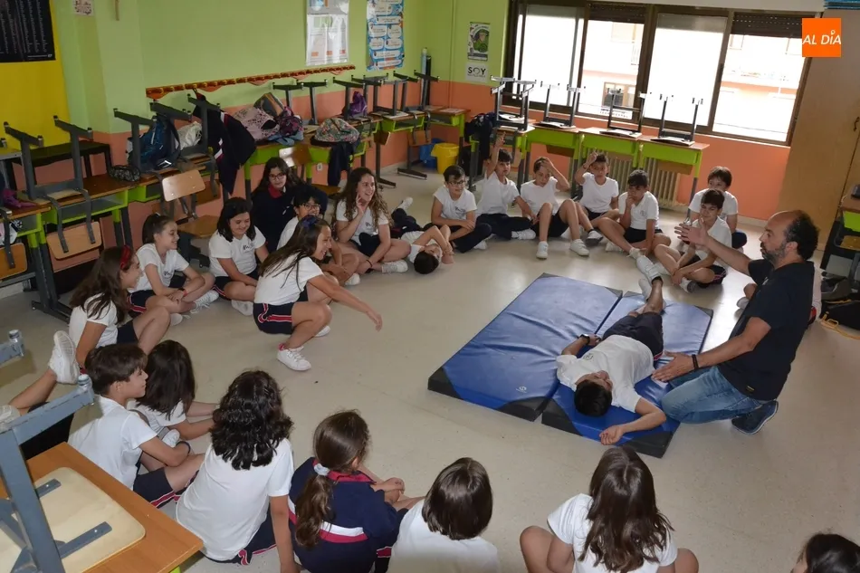 Foto 4 - El Colegio Misioneras-Santa Teresa remata el curso con su Semana Cultural  