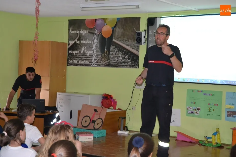 Foto 2 - El Colegio Misioneras-Santa Teresa remata el curso con su Semana Cultural  