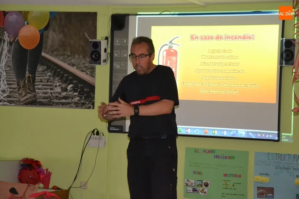 Foto 3 - El Colegio Misioneras-Santa Teresa remata el curso con su Semana Cultural  