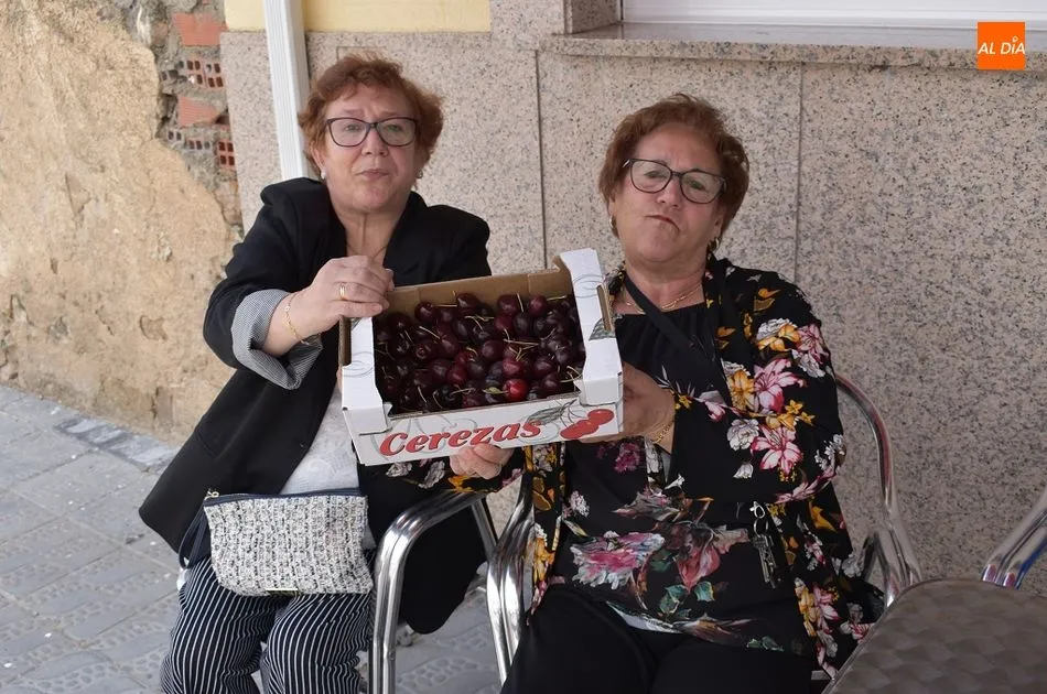 Foto 9 - Cuarenta kilos de cerezas para el tradicional d&iacute;a de &lsquo;Los Guinderos&rsquo;