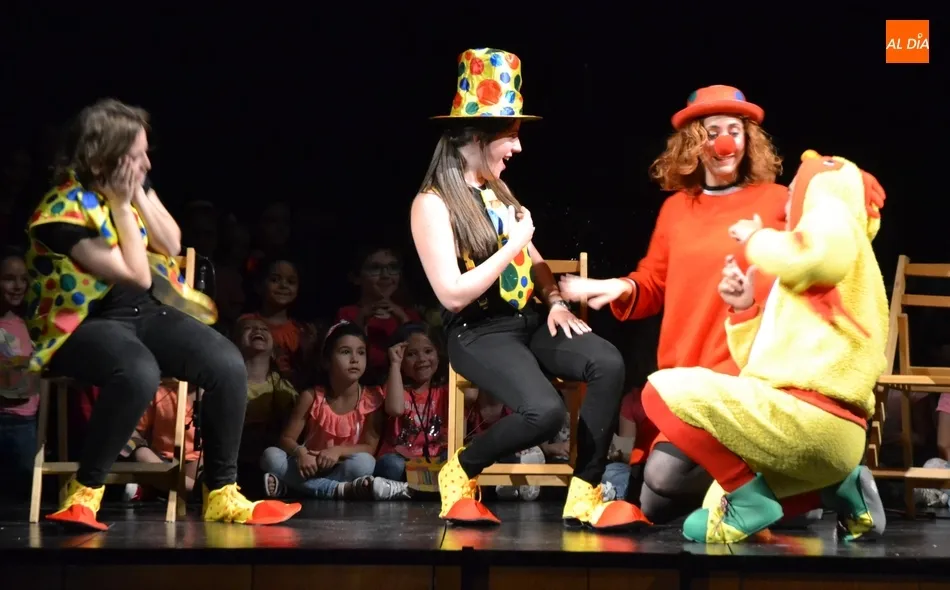 Foto 9 - La Escuela de M&uacute;sica monta un circo en la funci&oacute;n de sus alumnos de M&uacute;sica y Movimiento  