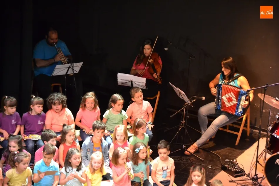 Foto 7 - La Escuela de M&uacute;sica monta un circo en la funci&oacute;n de sus alumnos de M&uacute;sica y Movimiento  