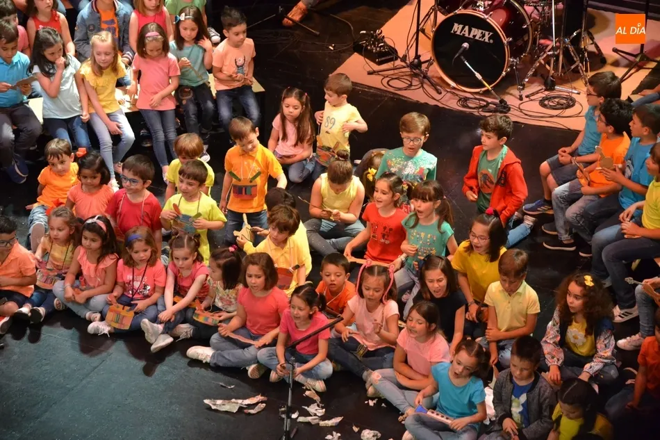 Foto 4 - La Escuela de M&uacute;sica monta un circo en la funci&oacute;n de sus alumnos de M&uacute;sica y Movimiento  