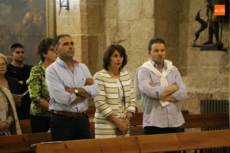 Foto 9 - Los mayordomos Jes&uacute;s S&aacute;nchez y Mar&iacute;a Jes&uacute;s Calder&oacute;n&nbsp;presiden las v&iacute;speras del Sant&iacute;simo