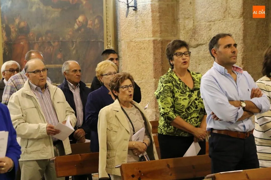 Foto 5 - Los mayordomos Jes&uacute;s S&aacute;nchez y Mar&iacute;a Jes&uacute;s Calder&oacute;n&nbsp;presiden las v&iacute;speras del Sant&iacute;simo