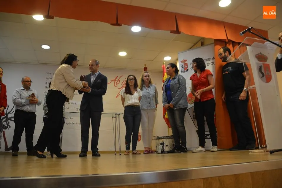 Foto 3 - &lsquo;La dama del Tormes&rsquo; reconoce a las personas m&aacute;s trascendentes de Cabrerizos