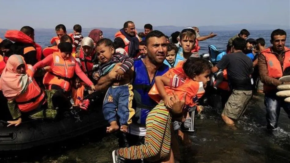 Refugiados son aquellas personas que han cruzado las fronteras de su país debido a los conflictos, persecuciones, desastres naturales o conculcación de los derechos humanos