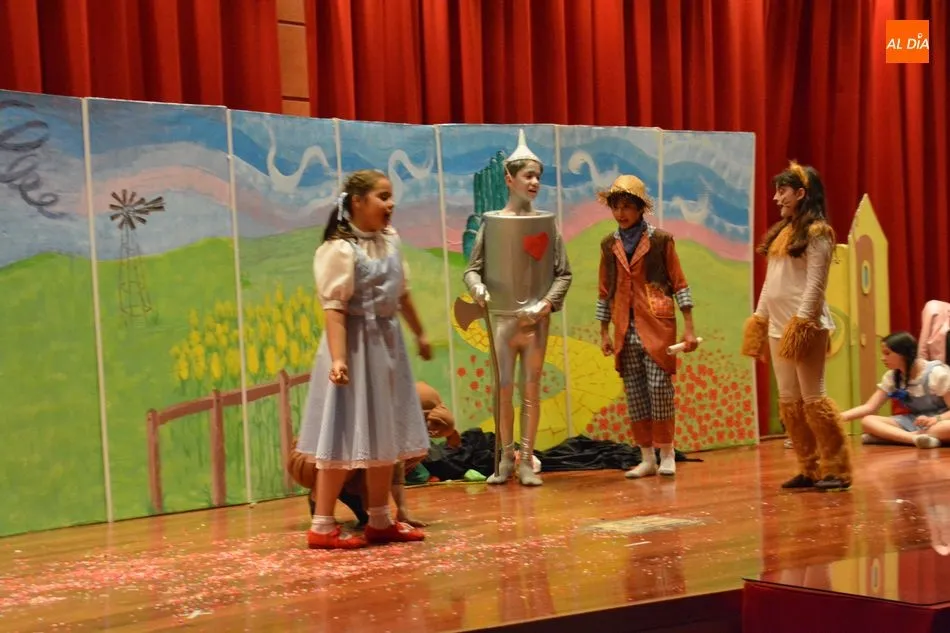 Foto 9 - Los alumnos del colegio San Mateo muestran su elevado nivel de ingl&eacute;s con &lsquo;The Wizard of Oz&rsquo;