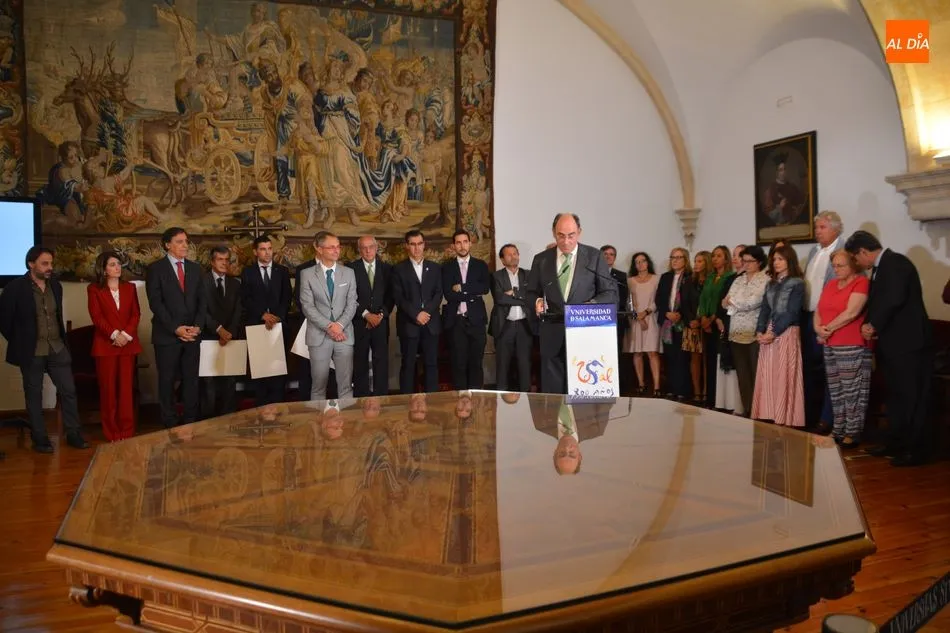 Foto 3 - La USAL entrega sus Premios Sociedad Civil a&nbsp;Agrosmart Solutions, el profesor Mart&iacute;nez Lanao y...