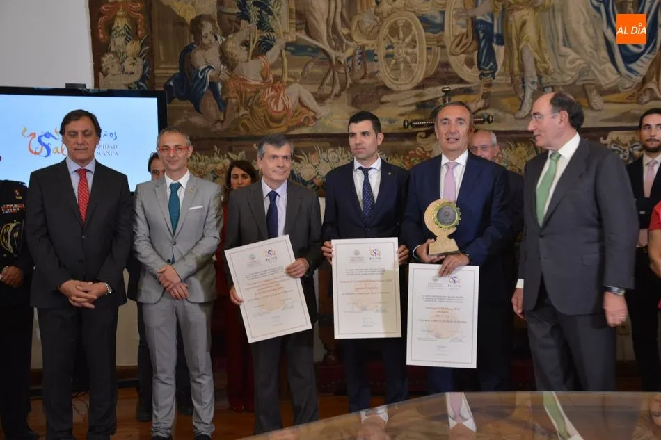 Foto 2 - La USAL entrega sus Premios Sociedad Civil a&nbsp;Agrosmart Solutions, el profesor Mart&iacute;nez Lanao y...
