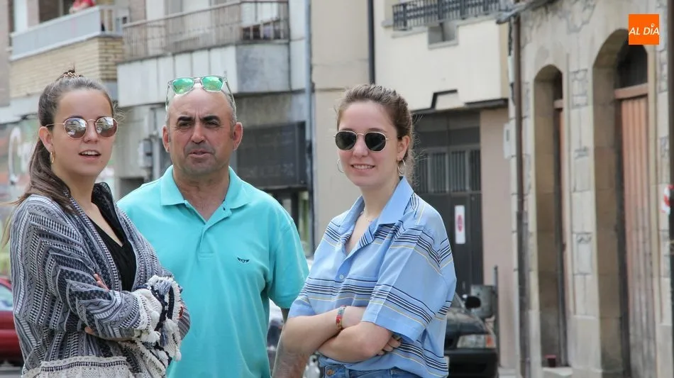 Foto 5 - El Sant&iacute;simo bendice a nueve ni&ntilde;os en los dos altares instalados en la procesi&oacute;n del Corpus