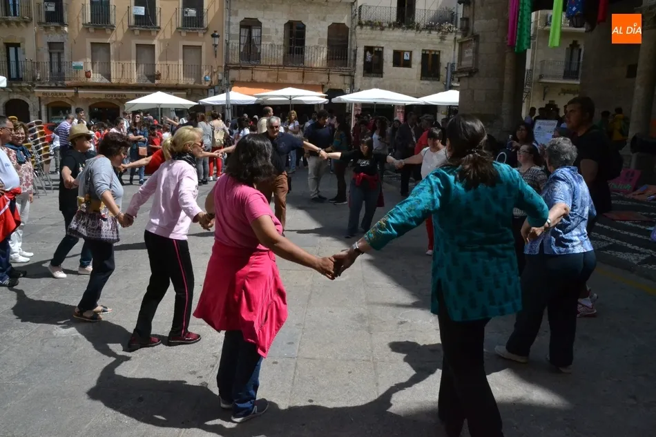 Foto 8 - C&aacute;ritas marcha para cambiar el mundo con la compa&ntilde;&iacute;a de escolares y Asprodes  