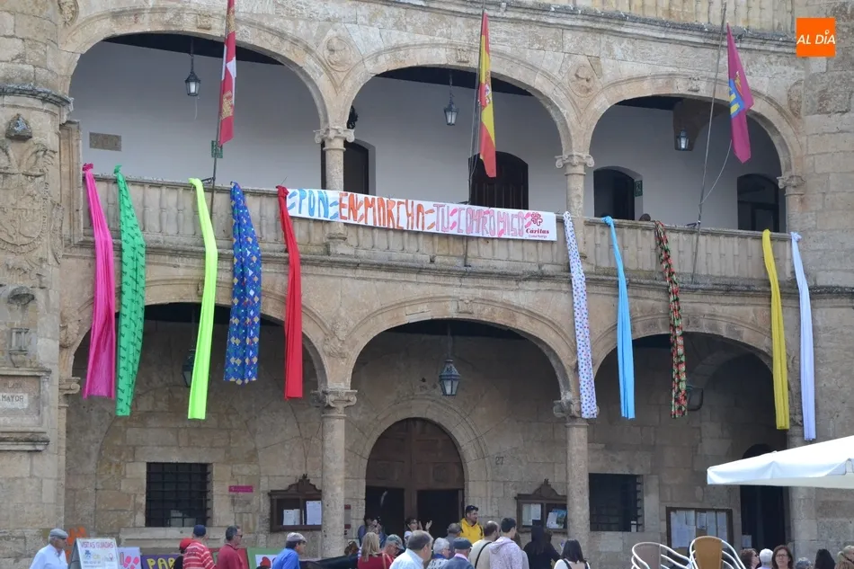 Foto 2 - C&aacute;ritas marcha para cambiar el mundo con la compa&ntilde;&iacute;a de escolares y Asprodes  