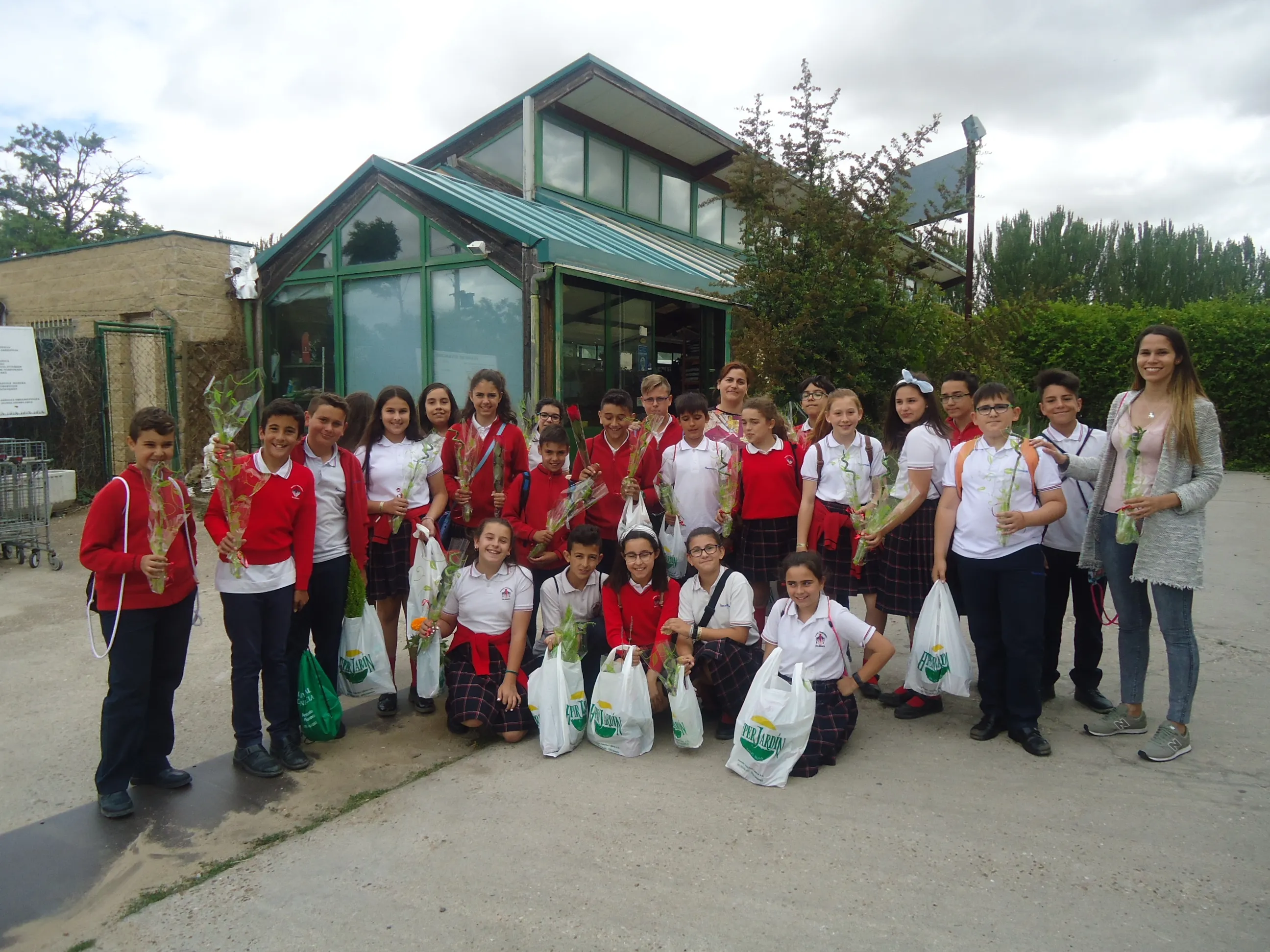 Foto 8 - El Colegio Trinitarios visita un vivero y los alumnos conocen un mundo nuevo