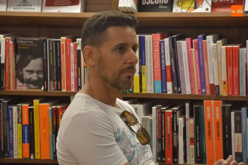 Foto 5 - La escritora y enfermera Nieves Mu&ntilde;oz presenta&nbsp;su novela&nbsp;&lsquo;Las batallas silenciadas&rsquo;  