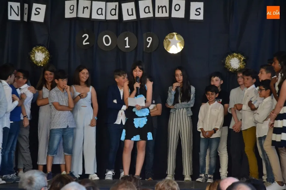 Foto 11 - Los mayores de San Francisco dicen adi&oacute;s al cole en una graduaci&oacute;n con mucha m&uacute;sica  