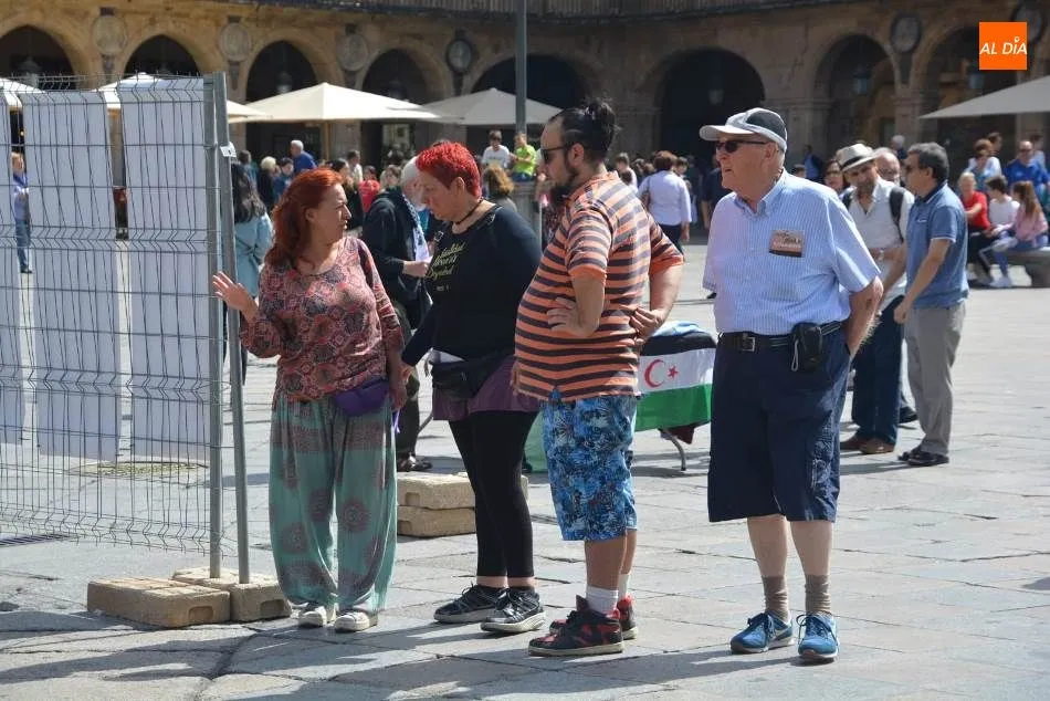 Foto 3 - Una acampada en la Plaza Mayor muestra el apoyo a los refugiados