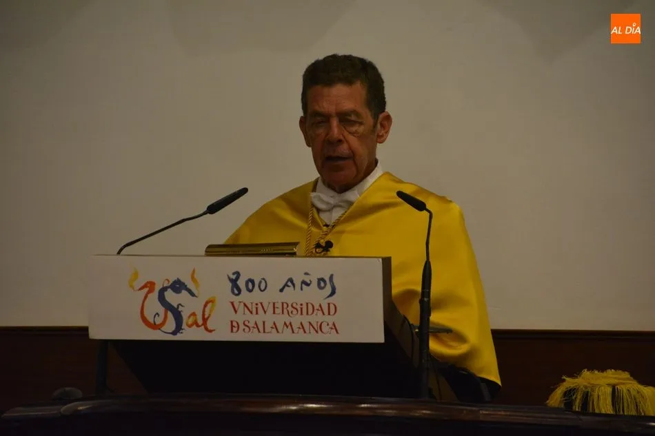Foto 3 - El obstetra venezolano Roberto Romero, nuevo doctor honoris causa por la USAL