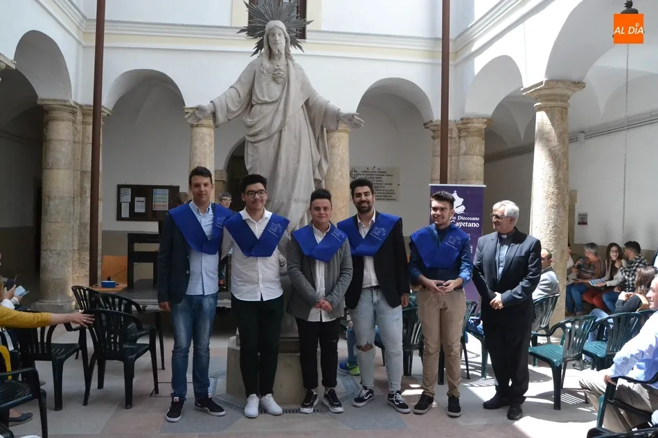 Foto 10 - Los alumnos de 2&ordm; de Bachillerato del Seminario llegan al final de su &ldquo;navegaci&oacute;n&rdquo;  