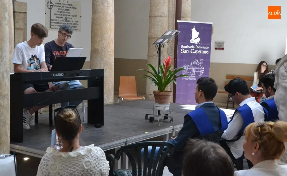 Foto 7 - Los alumnos de 2&ordm; de Bachillerato del Seminario llegan al final de su &ldquo;navegaci&oacute;n&rdquo;  