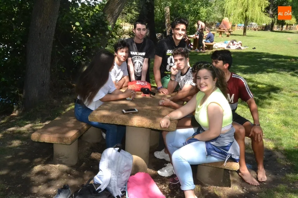 Foto 4 - Eh, s&aacute;canos una foto: Cogiendo sitio para el verano  