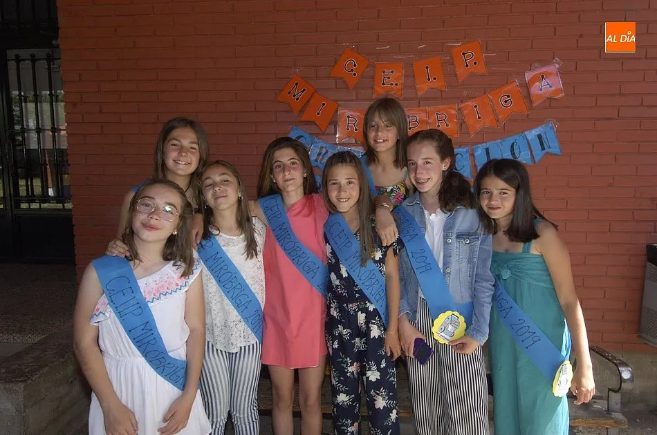 Foto 3 - El Colegio Mir&oacute;briga grad&uacute;a a sus alumnos de 6&ordm; de Primaria tras casi una d&eacute;cada en el centro  
