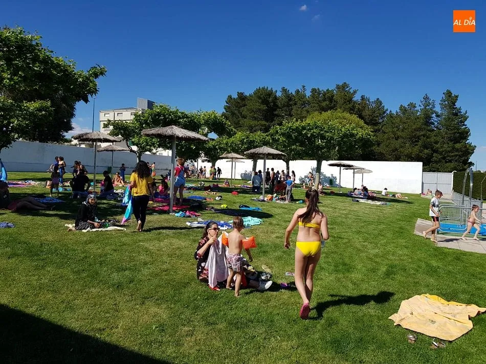 Foto 3 - Las piscinas de Guijuelo abren su temporada de ba&ntilde;o