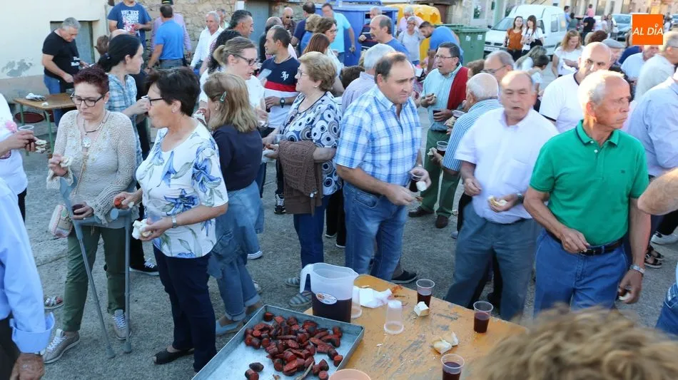 Foto 9 - En El Cubo de Don Sancho cogen fuerzas con una parrillada ante la noche que se viene encima  