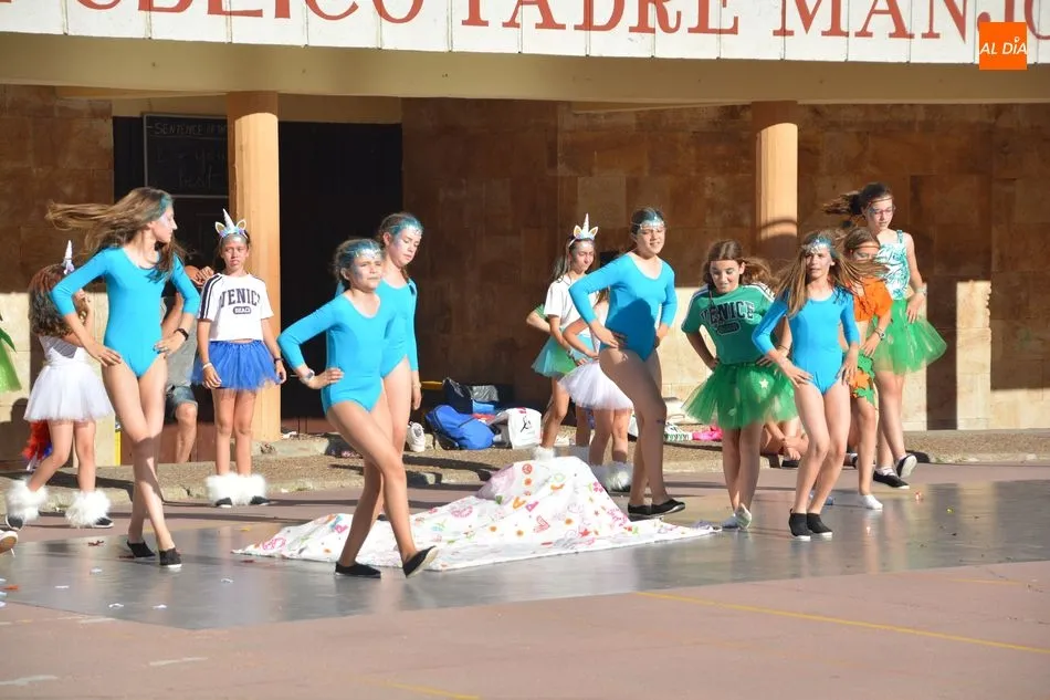 Foto 5 - El Colegio Padre Manj&oacute;n celebra su fiesta de fin de curso