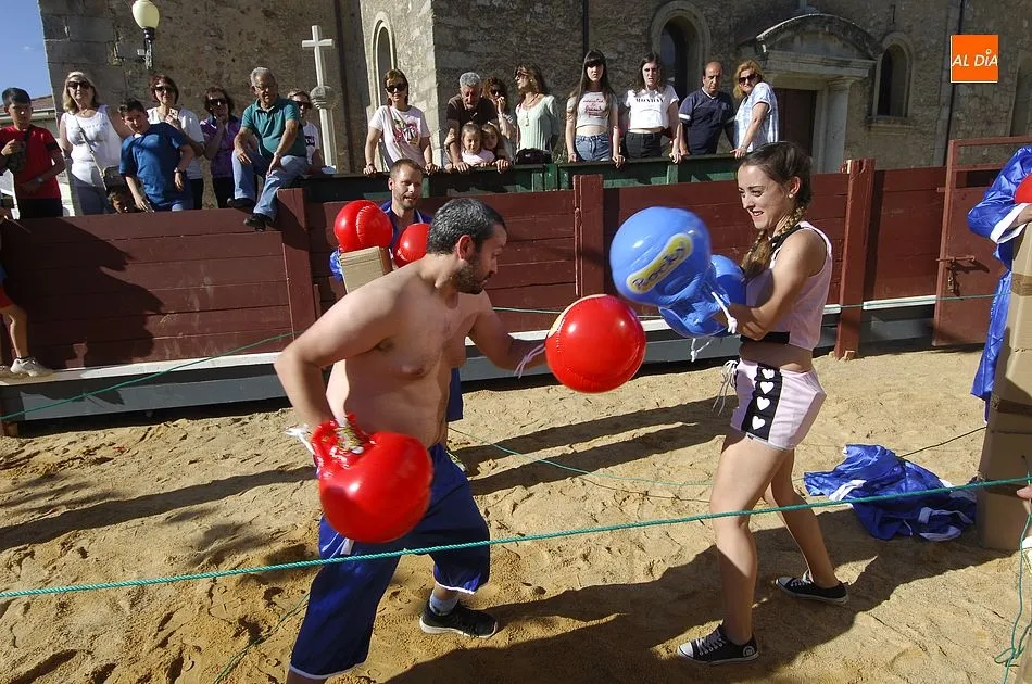 En pleno combate de boxeo en la Plaza Mayor | Fotos Adrián Martín