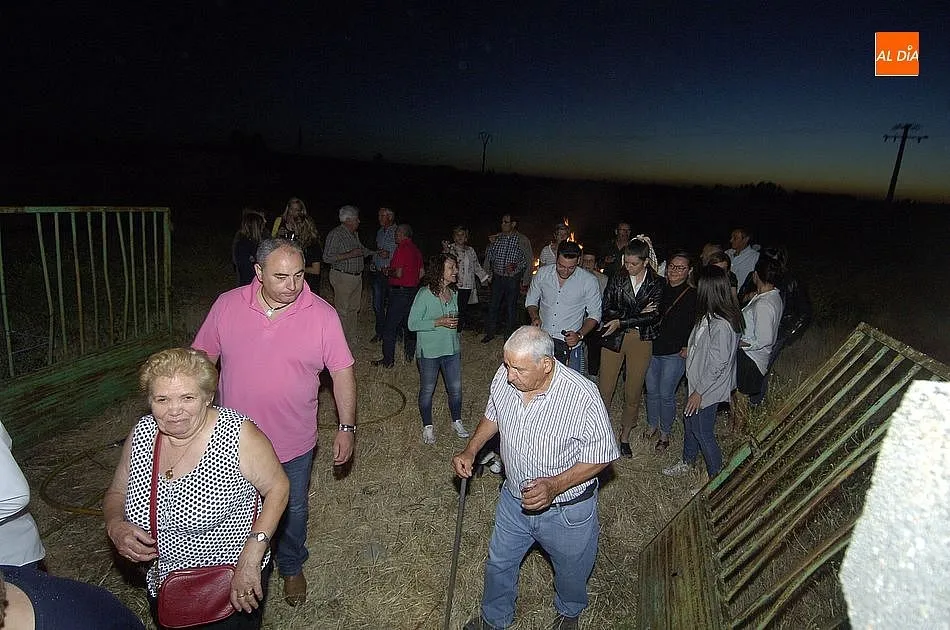 Foto 8 - El fuego ilumina la velada de apertura de los actos de Sanjuanejo en honor a su patr&oacute;n  