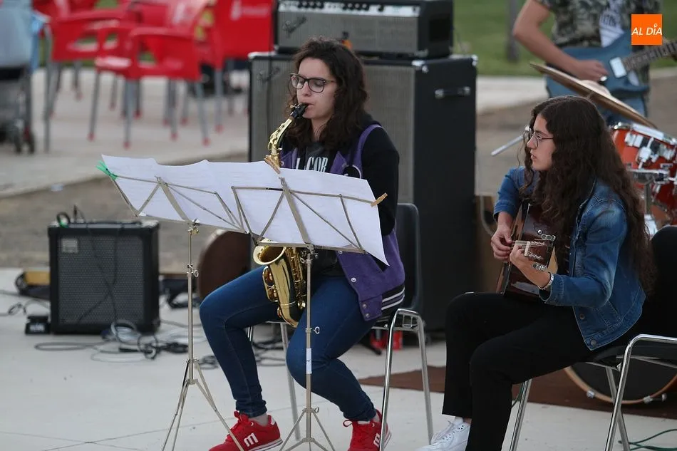 Foto 9 - La Escuela de M&uacute;sica finaliza el curso con un veraniego concierto&nbsp;