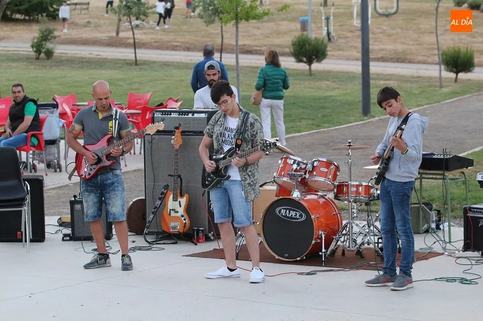 Foto 5 - La Escuela de M&uacute;sica finaliza el curso con un veraniego concierto&nbsp;