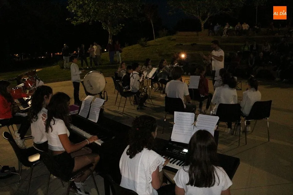 Foto 4 - La Escuela de M&uacute;sica finaliza el curso con un veraniego concierto&nbsp;